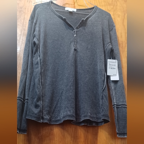 Treasure & Bond Women's Washed Henley in Black, Size S - Picture 7 of 16